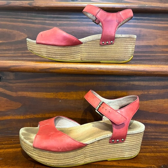 dansko Red leather Platform Open Toe Sandals Size 10 (40) - Picture 1 of 3